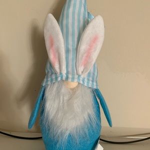 Easter gnome decor. NWT